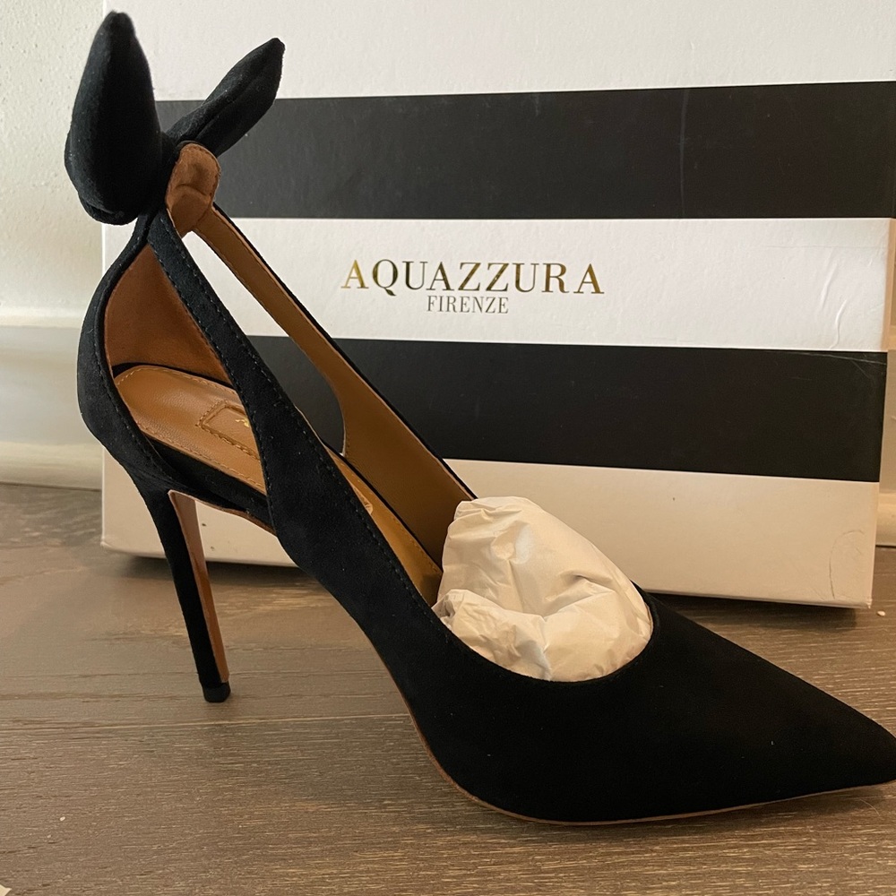 Aquazzura suede bow pumps- black, US size 7